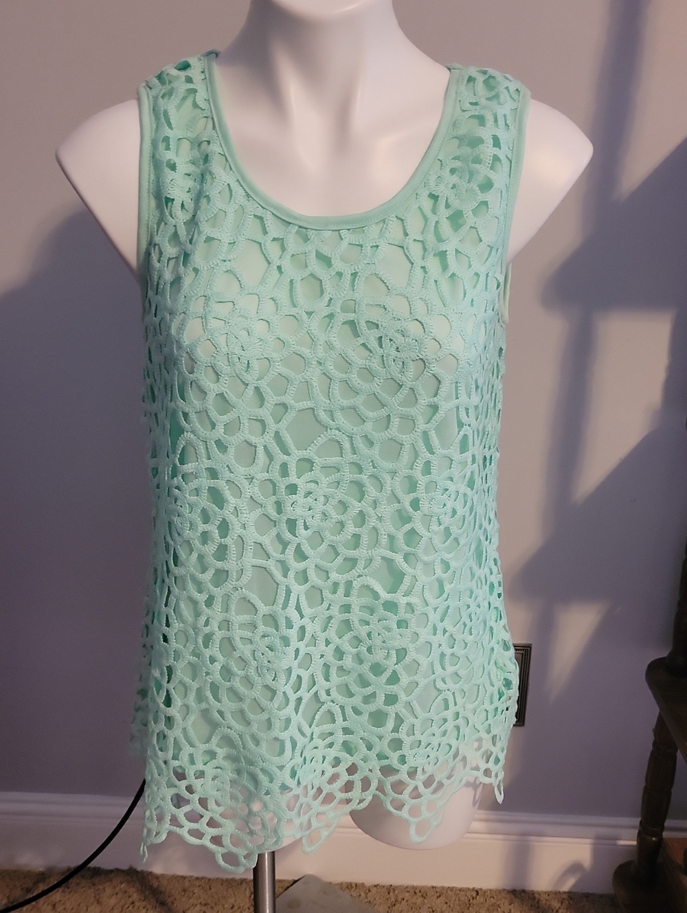 Sleeveless Mint Lace Overlay Tank Top - Women..size Medium